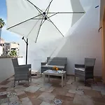 Coraje & Breakfast B&B 4*